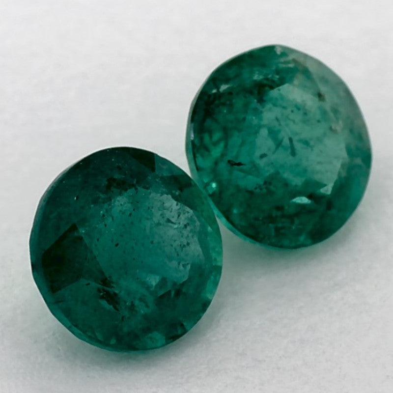 1.69 Carat Round Natural Green Emerald