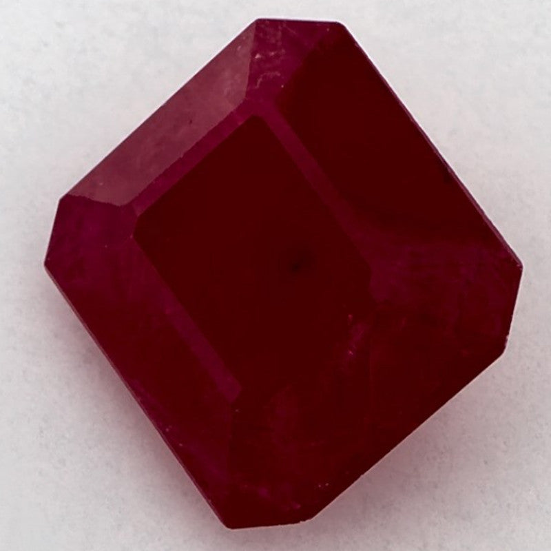 3.16 Carat Emerald Natural Red Ruby